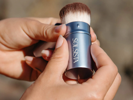 Retractable Kabuki Makeup Brush